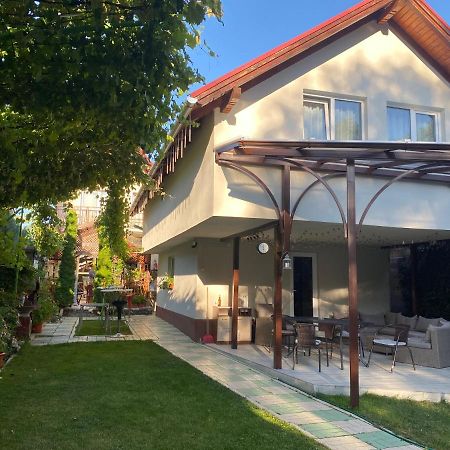 Casa Lucky Hotell Rîşnov Exteriör bild