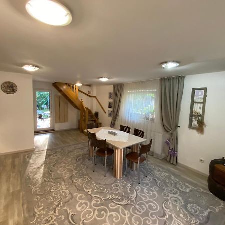 Casa Lucky Hotell Rîşnov Exteriör bild