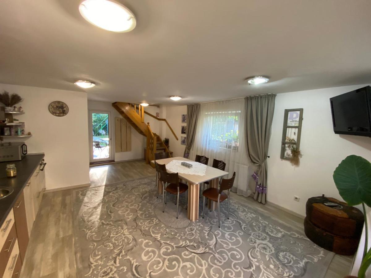 Casa Lucky Hotell Rîşnov Exteriör bild
