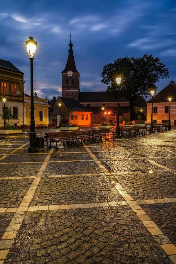 Casa Lucky Hotell Rîşnov Exteriör bild