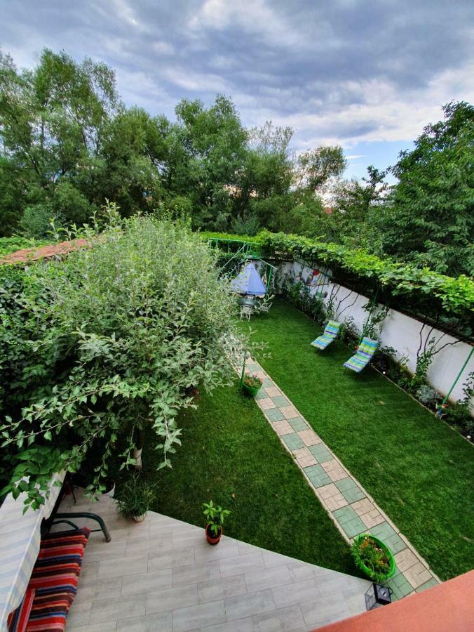 Casa Lucky Hotell Rîşnov Exteriör bild