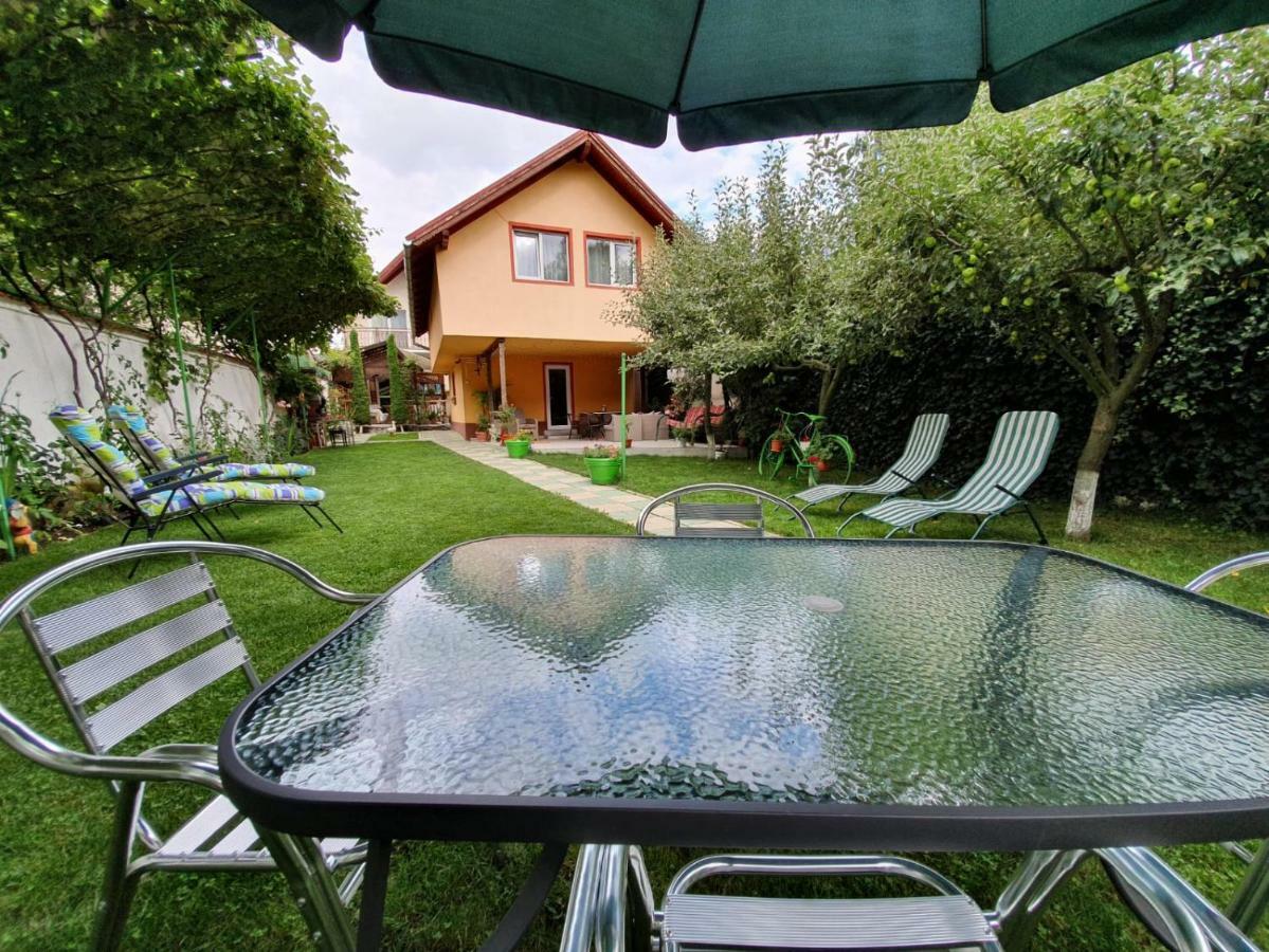 Casa Lucky Hotell Rîşnov Exteriör bild