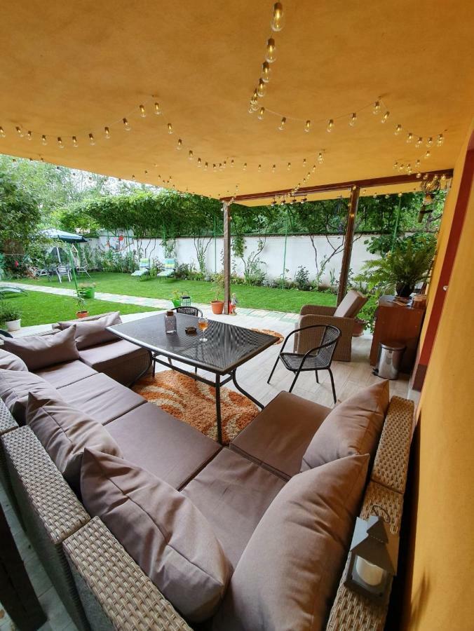 Casa Lucky Hotell Rîşnov Exteriör bild